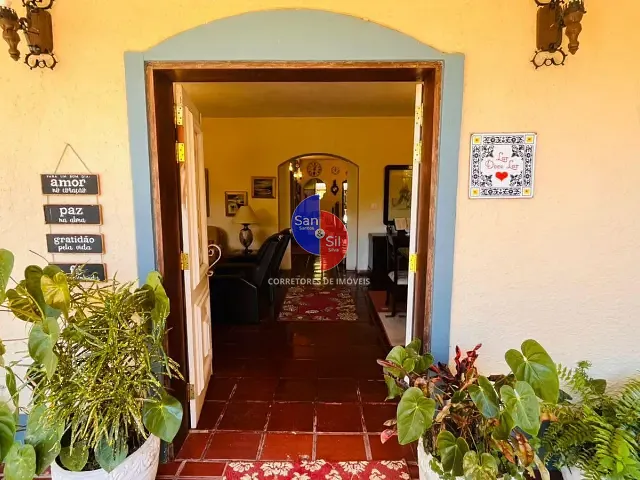 Sítio com 5000m² 7 quartos e 5 banheiros, à venda, no bairro Espinhaço em Guapimirim