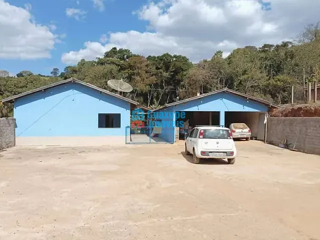 Sítio com 350m² 4 quartos e 2 banheiros, à venda, no bairro ZONA RURAL em Guaxupé