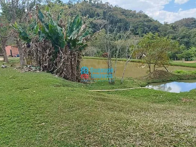Sítio com 350m² 4 quartos e 2 banheiros, à venda, no bairro ZONA RURAL em Guaxupé