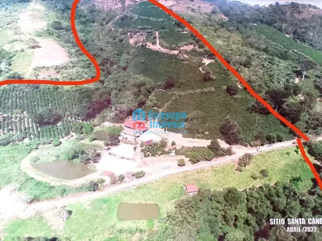 Sítio com 350m² 4 quartos e 2 banheiros, à venda, no bairro ZONA RURAL em Guaxupé