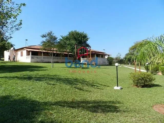Sítio com 28500m² 5 quartos e 2 banheiros, à venda, no bairro Zona Rural em Boituva