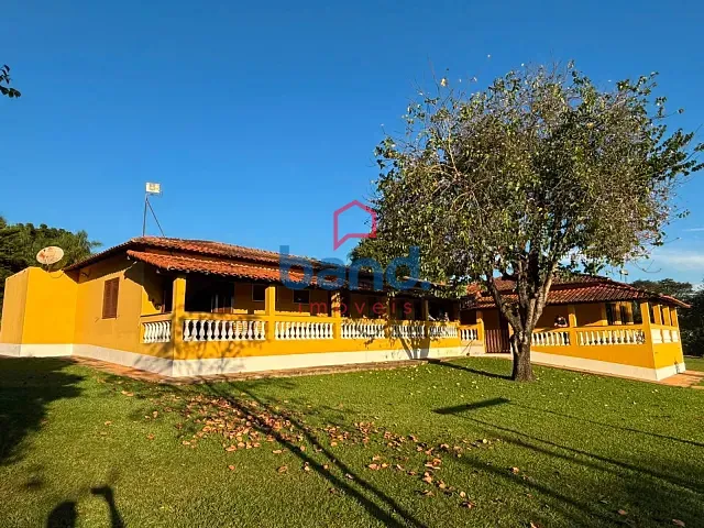 Sítio com 28500m² 5 quartos e 2 banheiros, à venda, no bairro Zona Rural em Boituva