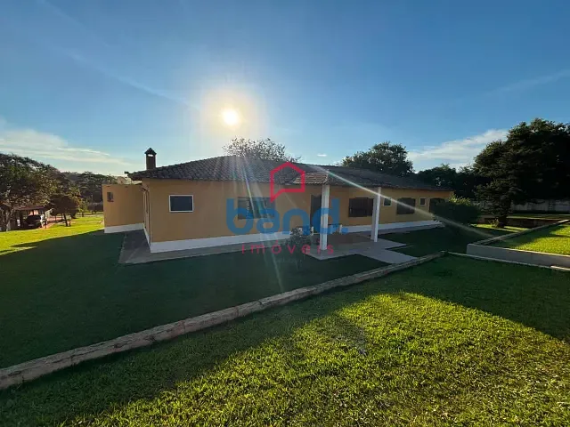 Sítio com 28500m² 5 quartos e 2 banheiros, à venda, no bairro Zona Rural em Boituva