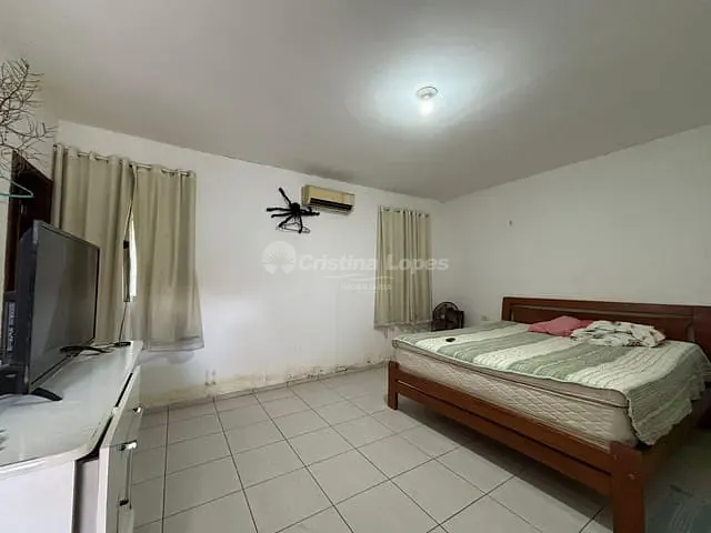 Sítio com 30000m² 6 quartos e 8 banheiros, à venda, no bairro Zona Rural em Palmeirais