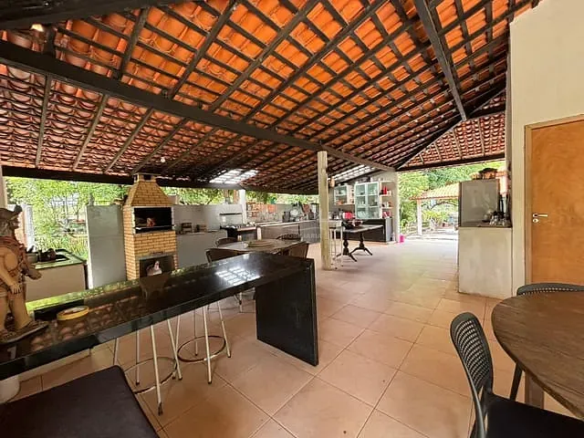 Sítio com 30000m² 6 quartos e 8 banheiros, à venda, no bairro Zona Rural em Palmeirais