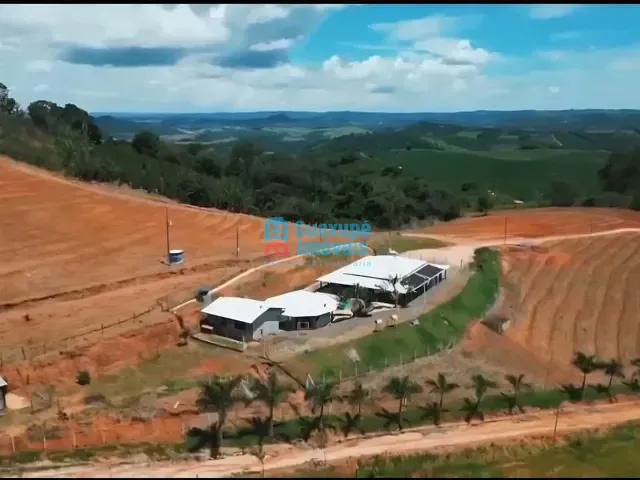 Sítio 3 quartos e 2 banheiros, à venda, no bairro rodovia 491 em Guaxupé