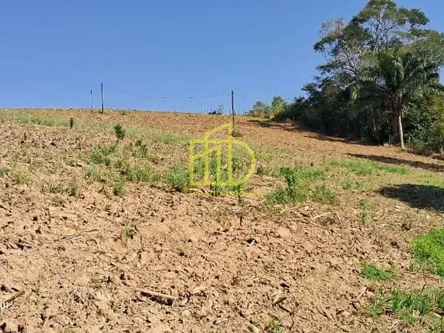 Sítio com 72600m² 3 quartos e 1 banheiro, à venda, no bairro Vila Sao Joao em São Miguel Arcanjo