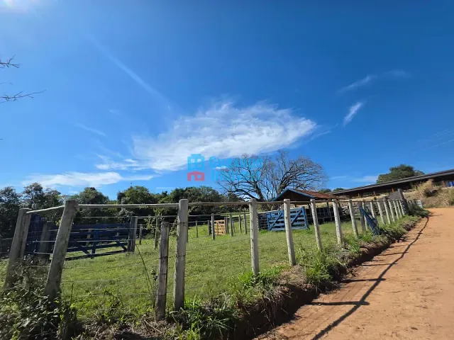 Sítio com 72600000m² 2 quartos e 1 banheiro, à venda, no bairro centro em Guaxupé