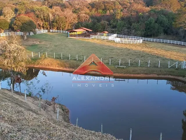 Sítio com 178000m² 3 quartos e 3 banheiros, à venda, no bairro Rio do Peixe em Baependi