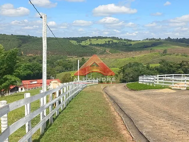 Sítio com 178000m² 3 quartos e 3 banheiros, à venda, no bairro Rio do Peixe em Baependi