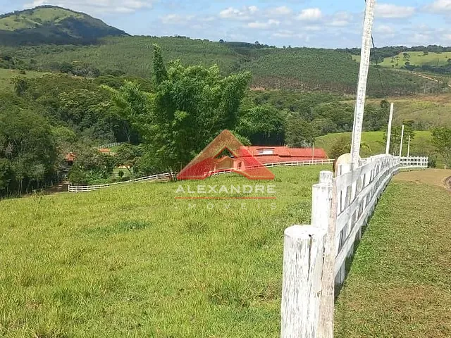 Sítio com 178000m² 3 quartos e 3 banheiros, à venda, no bairro Rio do Peixe em Baependi
