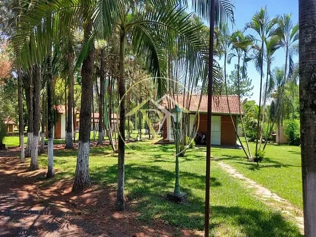 Sítio com 22000m² 3 quartos e 3 banheiros, à venda, no bairro Terras de Santa Rosa em Salto