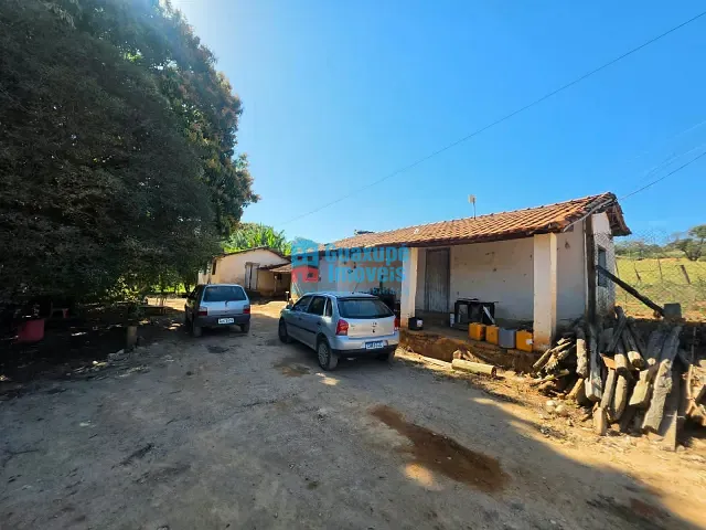 Sítio com 33000m² 2 quartos e 1 banheiro, à venda, no bairro Vila Campanha em Guaxupé