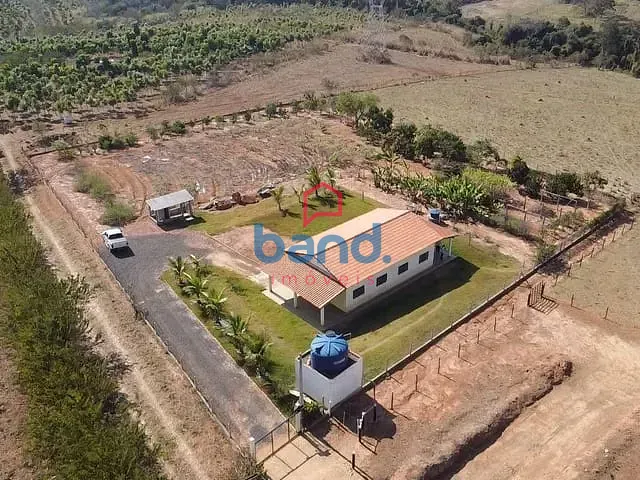 Sítio com 20000m² 4 quartos e 2 banheiros, à venda, no bairro Caiacatinga em Porto Feliz