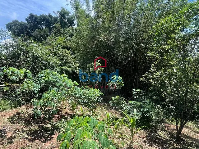 Sítio com 300m² 4 quartos e 2 banheiros, à venda, no bairro Bairro Cruz das Almas em Porto Feliz