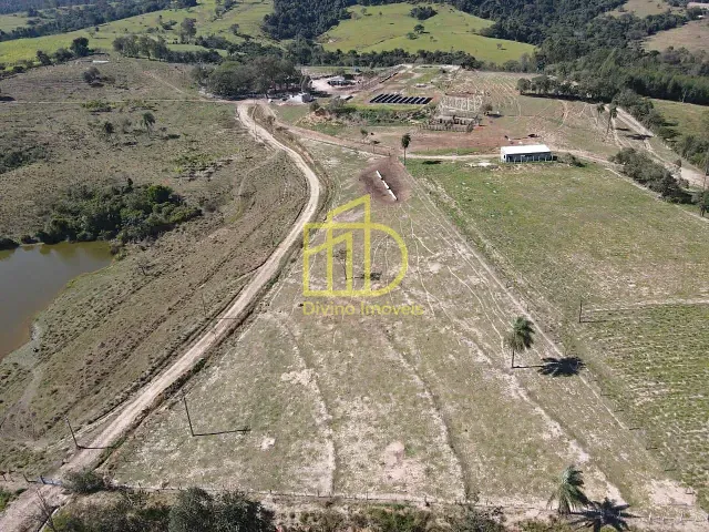 Sítio com 230000m² 3 quartos e 1 banheiro, à venda, no bairro Zona Rural em Corumbataí