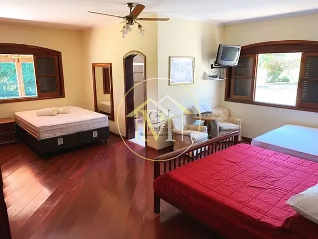 Sítio com 556600m² 5 quartos e 6 banheiros, à venda, no bairro Várzea de Cima em Sarapuí