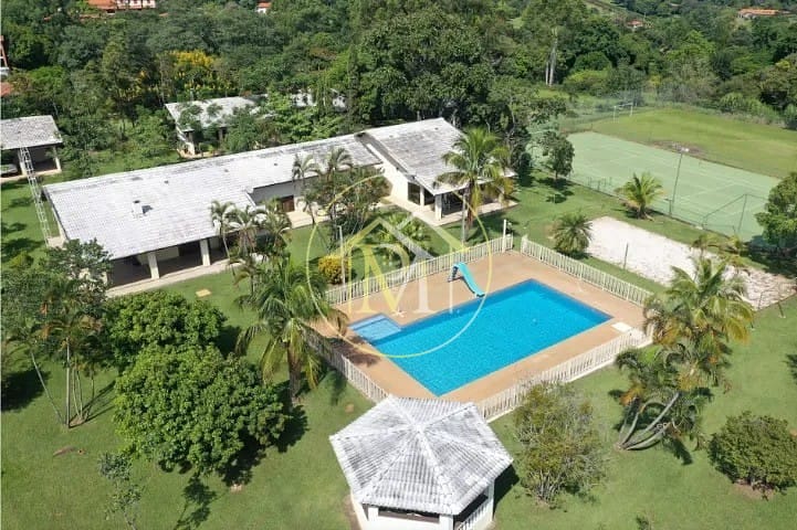 Chácara à venda com 5 quartos, 800m² - Foto 1