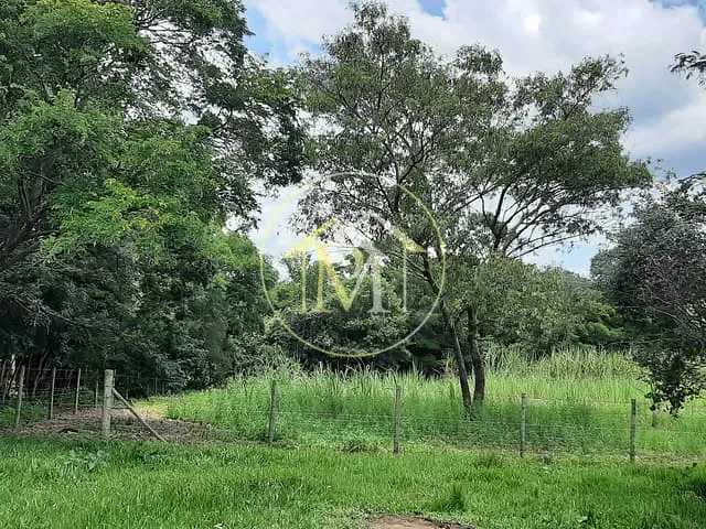 Sítio com 96800m² 2 quartos e 2 banheiros, à venda, no bairro Área Rural de Porangaba em Porangaba
