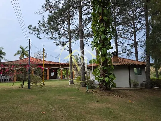 Sítio com 220000m² 3 quartos e 2 banheiros, à venda, no bairro Centro em Itapetininga
