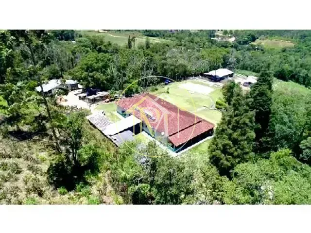 Sítio com 50000m² 6 quartos e 6 banheiros, à venda, no bairro Centro em Ibiúna