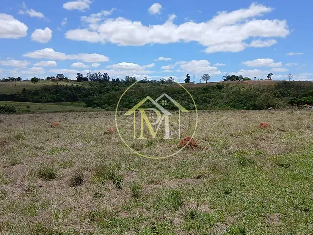 Sítio com 24200m² 2 quartos e 1 banheiro, à venda, no bairro Centro em Itapetininga
