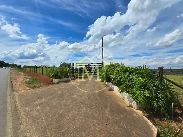 Sítio com 96000m² 2 quartos e 3 banheiros, à venda, no bairro Salto Pirapora em Salto de Pirapora