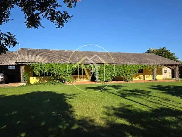 Sítio com 125840m² 3 quartos e 4 banheiros, à venda, no bairro Área Rural de Quadra em Quadra