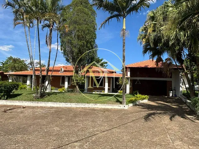 Sítio com 24200m² 4 quartos e 3 banheiros, à venda, no bairro Área Rural de Quadra em Quadra