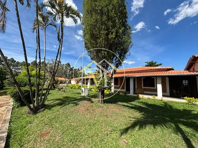 Sítio com 24200m² 4 quartos e 3 banheiros, à venda, no bairro Área Rural de Quadra em Quadra