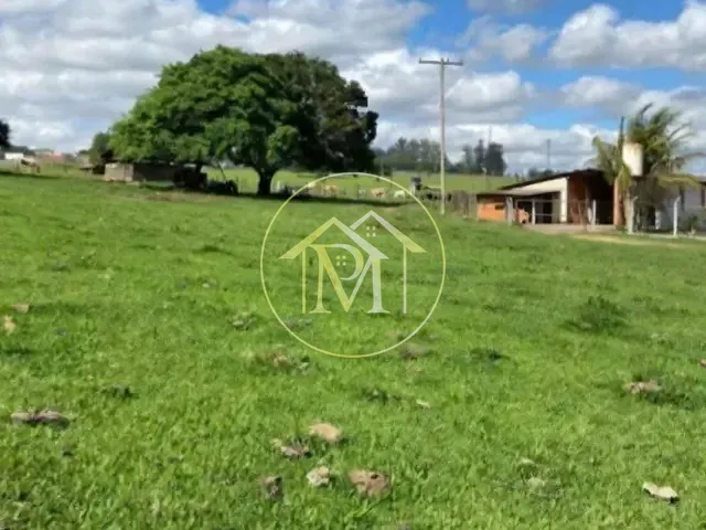 Sítio com 80000m² 2 quartos e 1 banheiro, à venda, no bairro Área Rural de Cerquilho em Cerquilho