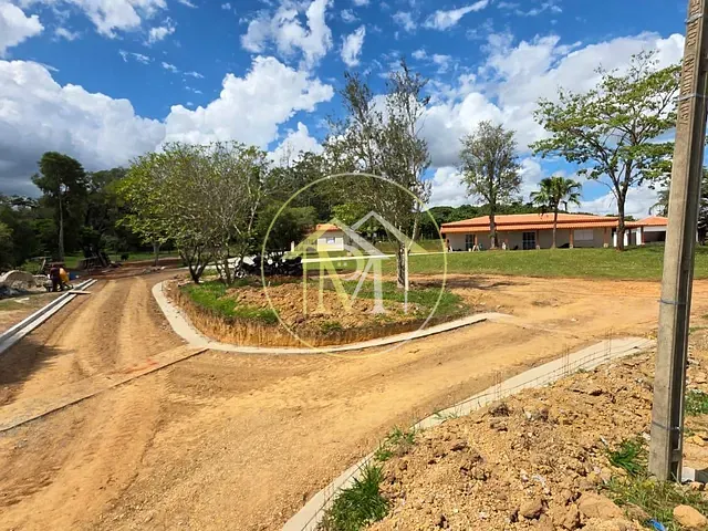 Sítio com 121000m² 3 quartos e 4 banheiros, à venda, no bairro Rural em Tietê