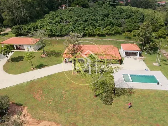 Sítio com 121000m² 3 quartos e 4 banheiros, à venda, no bairro Rural em Tietê