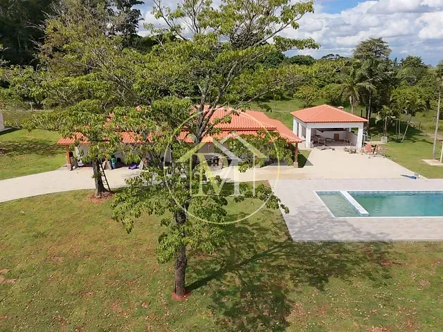 Sítio com 121000m² 3 quartos e 4 banheiros, à venda, no bairro Rural em Tietê