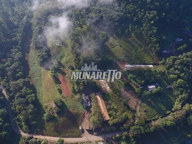 Sítio com 280m² 8 quartos e 3 banheiros, à venda, no bairro Interior em Ipumirim
