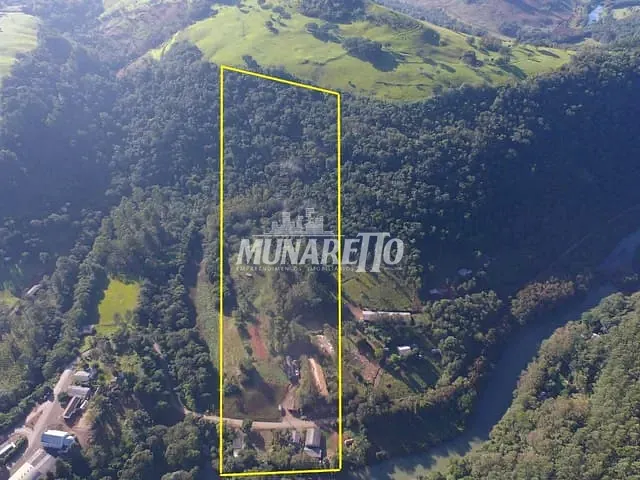 Sítio com 280m² 8 quartos e 3 banheiros, à venda, no bairro Interior em Ipumirim