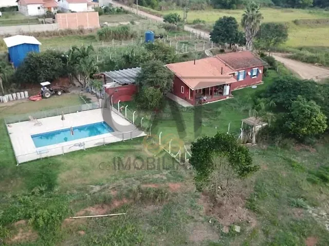 Sítio com 21000m² 3 quartos e 2 banheiros, à venda, no bairro Fundão em Holambra