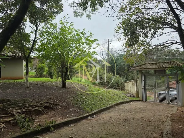 Sítio com 48000m² 4 quartos e 2 banheiros, à venda, no bairro Área rural em Boituva