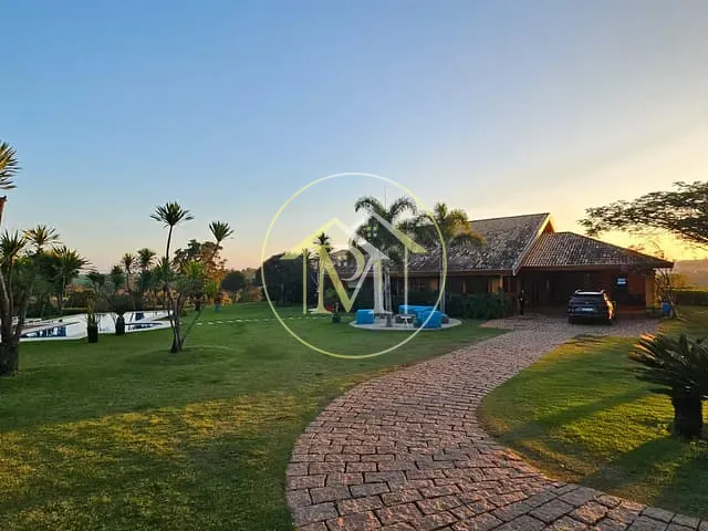 Sítio com 108683m² 4 quartos e 5 banheiros, à venda, no bairro Área rural em Tietê