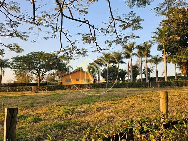 Sítio com 108683m² 4 quartos e 5 banheiros, à venda, no bairro Área rural em Tietê