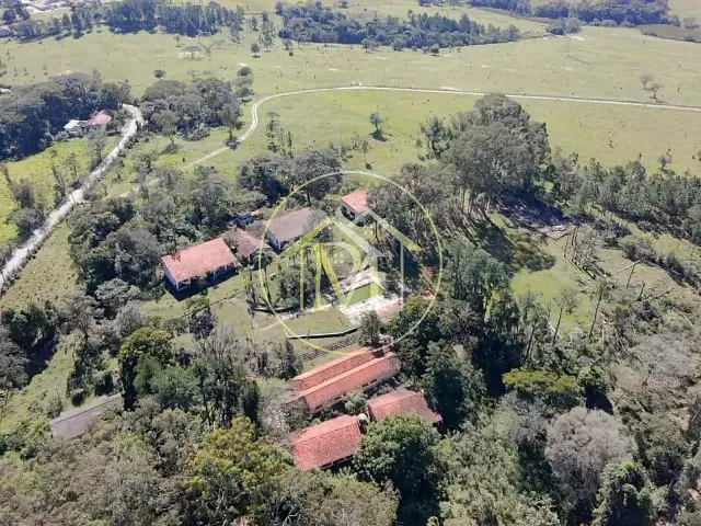Sítio com 29500m² 3 quartos e 2 banheiros, à venda, no bairro Área Rural de Sorocaba em Sorocaba