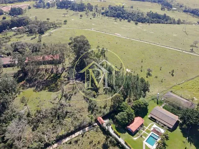 Sítio com 29500m² 3 quartos e 2 banheiros, à venda, no bairro Área Rural de Sorocaba em Sorocaba