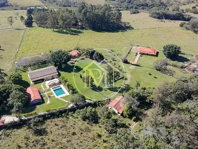 Sítio com 80000m² 5 quartos e 3 banheiros, à venda, no bairro Área Rural de Sorocaba em Sorocaba