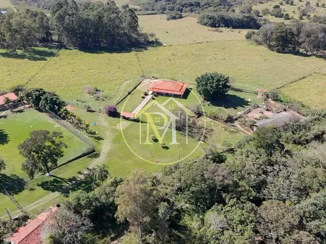 Sítio com 80000m² 5 quartos e 3 banheiros, à venda, no bairro Área Rural de Sorocaba em Sorocaba