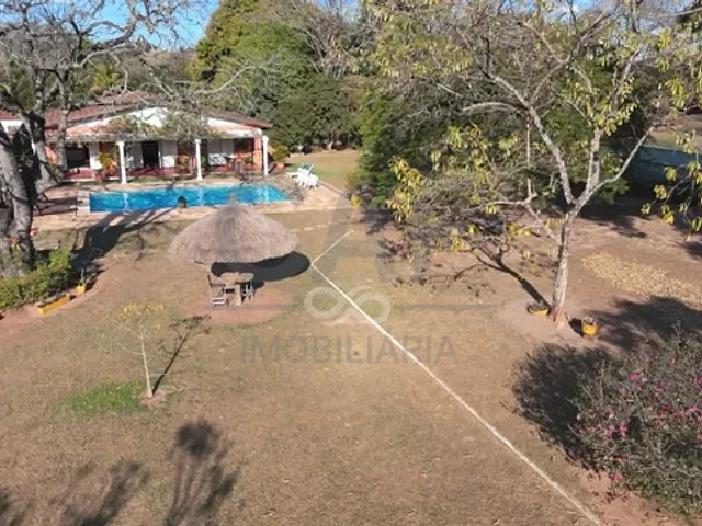 Sítio com 25000m² 7 quartos e 4 banheiros, à venda, no bairro Condomínio Rural Colméia em Jaguariúna