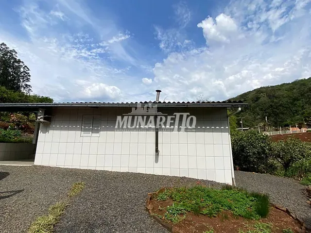 Sítio com 30000m² 2 quartos e 1 banheiro, à venda, no bairro Linha alto Gramado em Piratuba