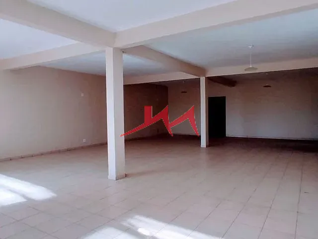 Loja com 300m², para alugar, no bairro Coelho em São Gonçalo