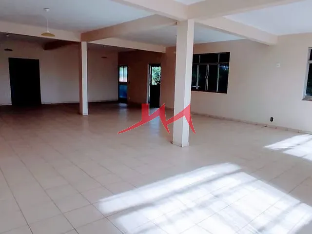 Loja com 300m², para alugar, no bairro Coelho em São Gonçalo