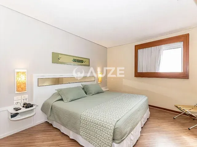 Salão com 51m² 1 quarto e 1 banheiro, à venda, no bairro Centro em Curitiba