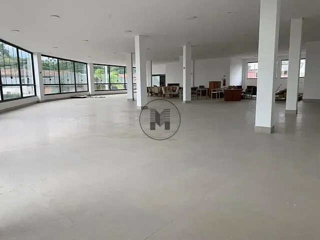 Salão com 400m², para alugar, no bairro Vila Paraíba em Guaratinguetá